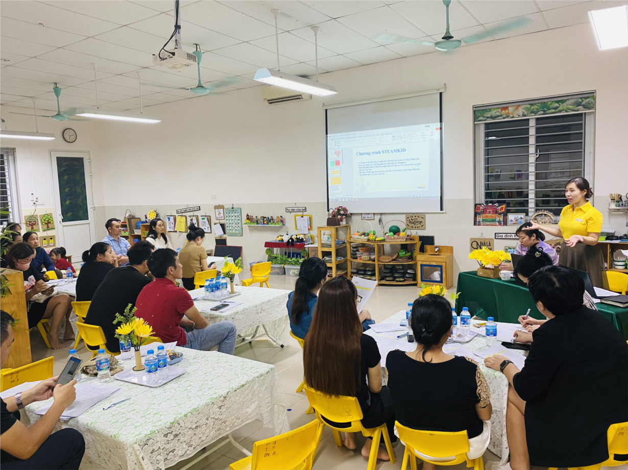 Lớp Alvin 1 tổ chức họp phụ huynh đầu năm học 2024 - 2025